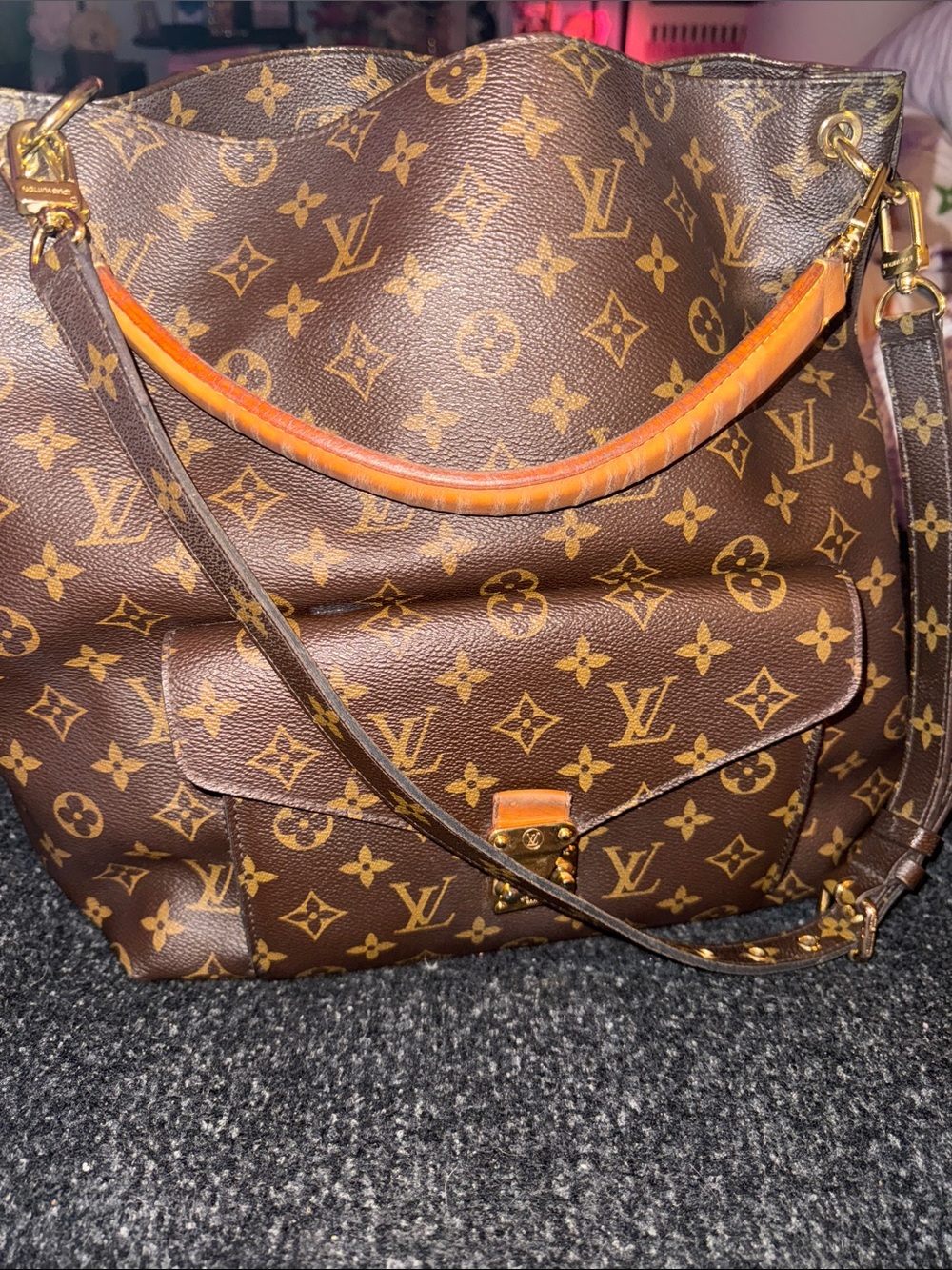 Louis Vuitton Brown Monogram Canvas Hobo with Tan Trim - Picture 1 of 5